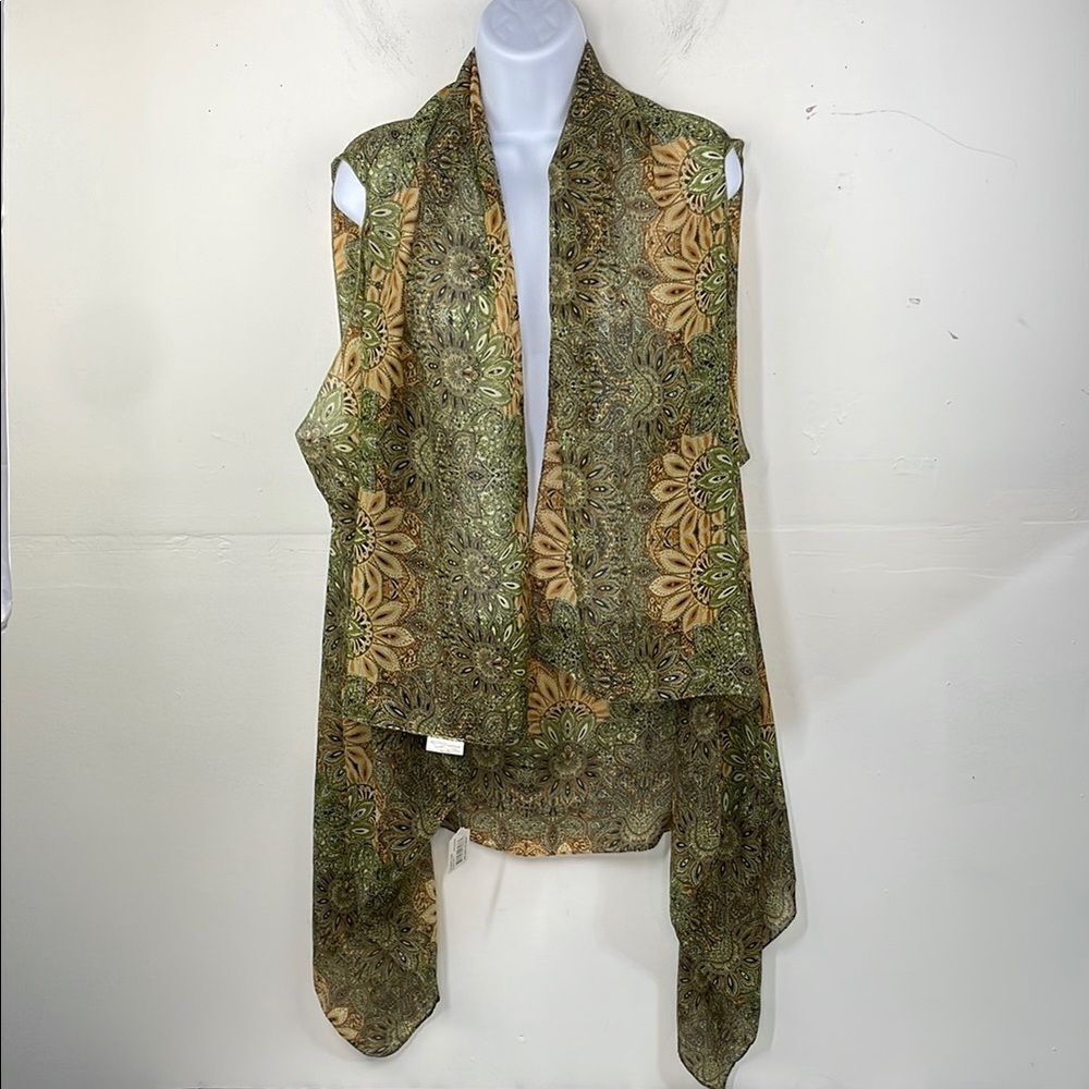 Accents by Lavello Convertible chiffon light weight Green and Tan Patterned Vest